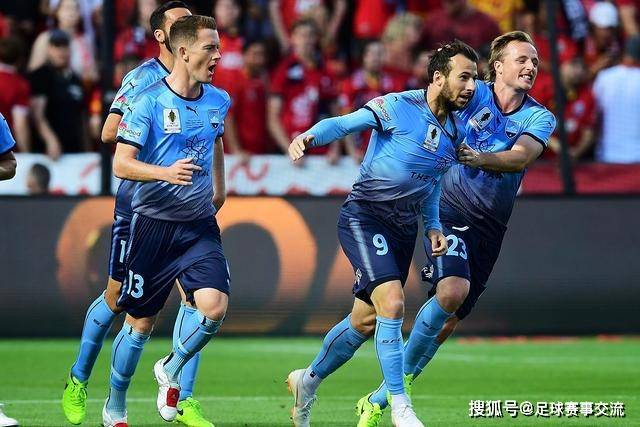 特雷-杨32+15老鹰灭太阳3连胜 国王力克步行者